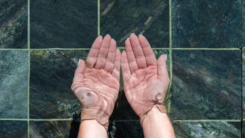 Pourquoi faire tester l’eau de votre piscine régulièrement ?