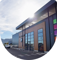 KAP by Univerpool magasin de Trets, montrant l'extérieur moderne de l'équipement de jardin.